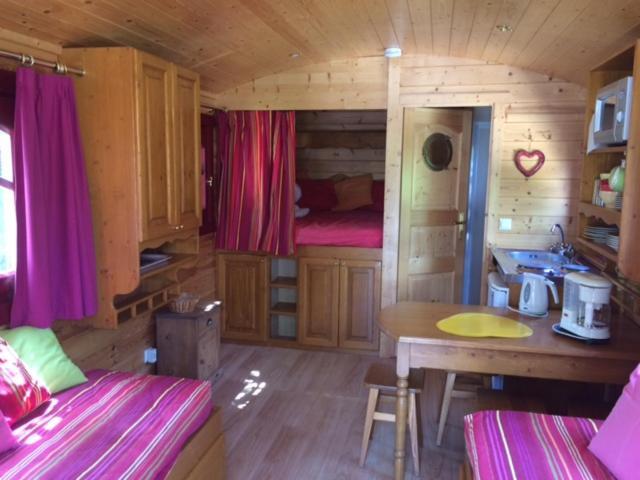 La Roulotte Du Pylone Hotel Антиб Екстериор снимка