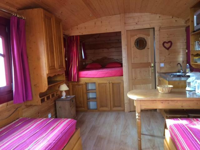 La Roulotte Du Pylone Hotel Антиб Екстериор снимка